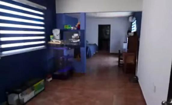 Vivienda con alberca y Departamento