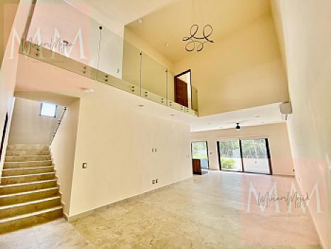 House in VIA CUMBRES AV HUAYACAN