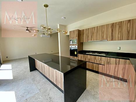 House in VIA CUMBRES AV HUAYACAN