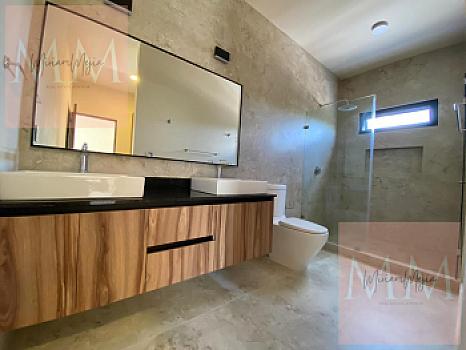 House in VIA CUMBRES AV HUAYACAN