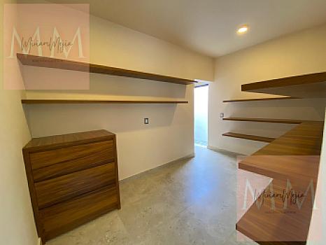 House in VIA CUMBRES AV HUAYACAN