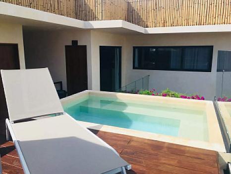 Edificio de 12 unidades con rooftop y vista al mar en Playa del Carmen
