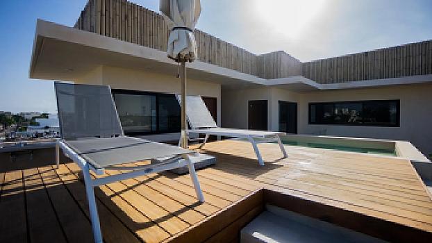 Edificio de 12 unidades con rooftop y vista al mar en Playa del Carmen