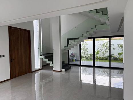 Los Robles, Zapopan, casa con 3 recámaras y 4 baños.