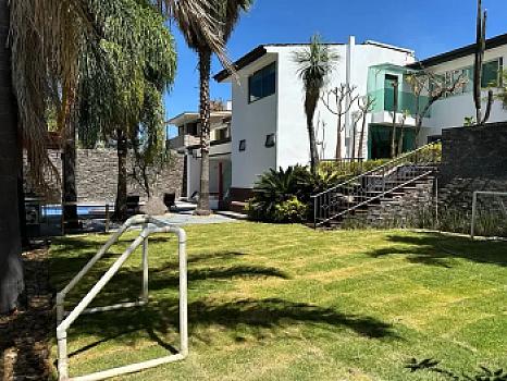 Residencia en Bugambilias con Alberca