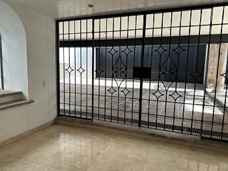 Residencia en Bugambilias con Alberca