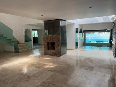 Residencia en Bugambilias con Alberca