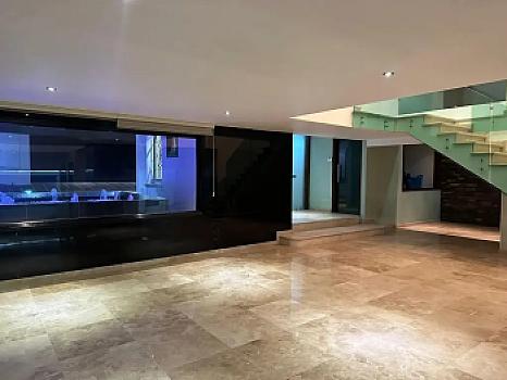 Residencia en Bugambilias con Alberca